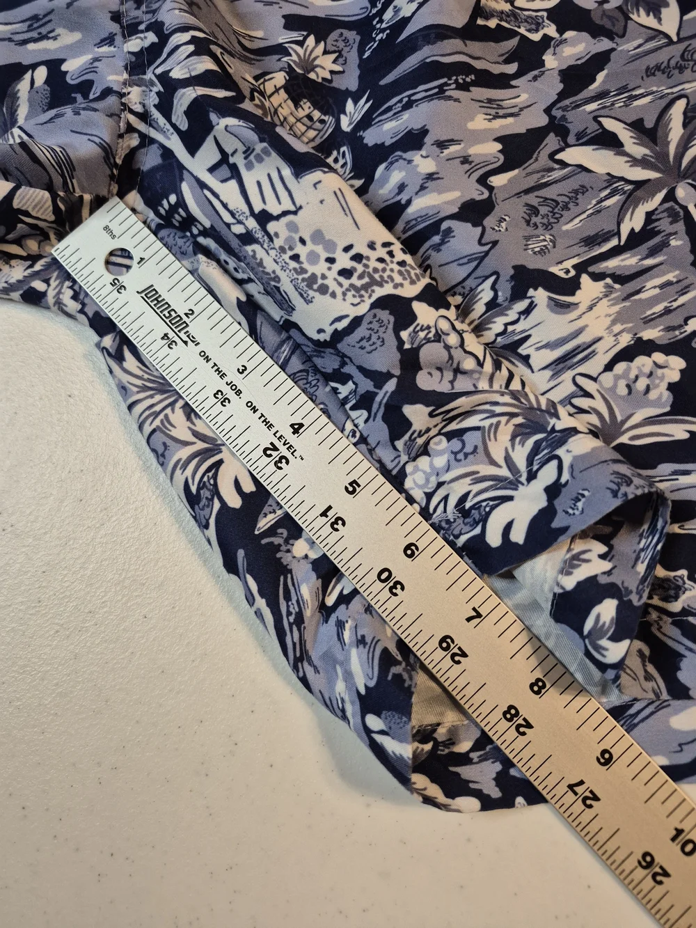 crown & ivy Blue and White Tropical Print Swim Trunks 4827